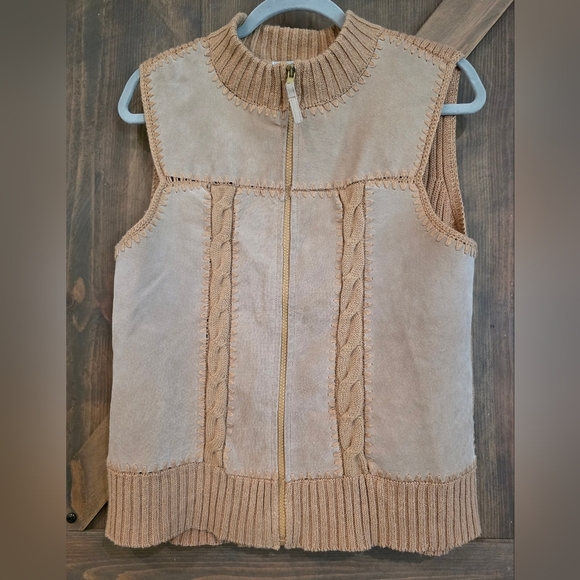 Sarah Bentley Jackets & Blazers - Vintage Sarah Bentley Suede/ Cable Knit Vest Size Medium